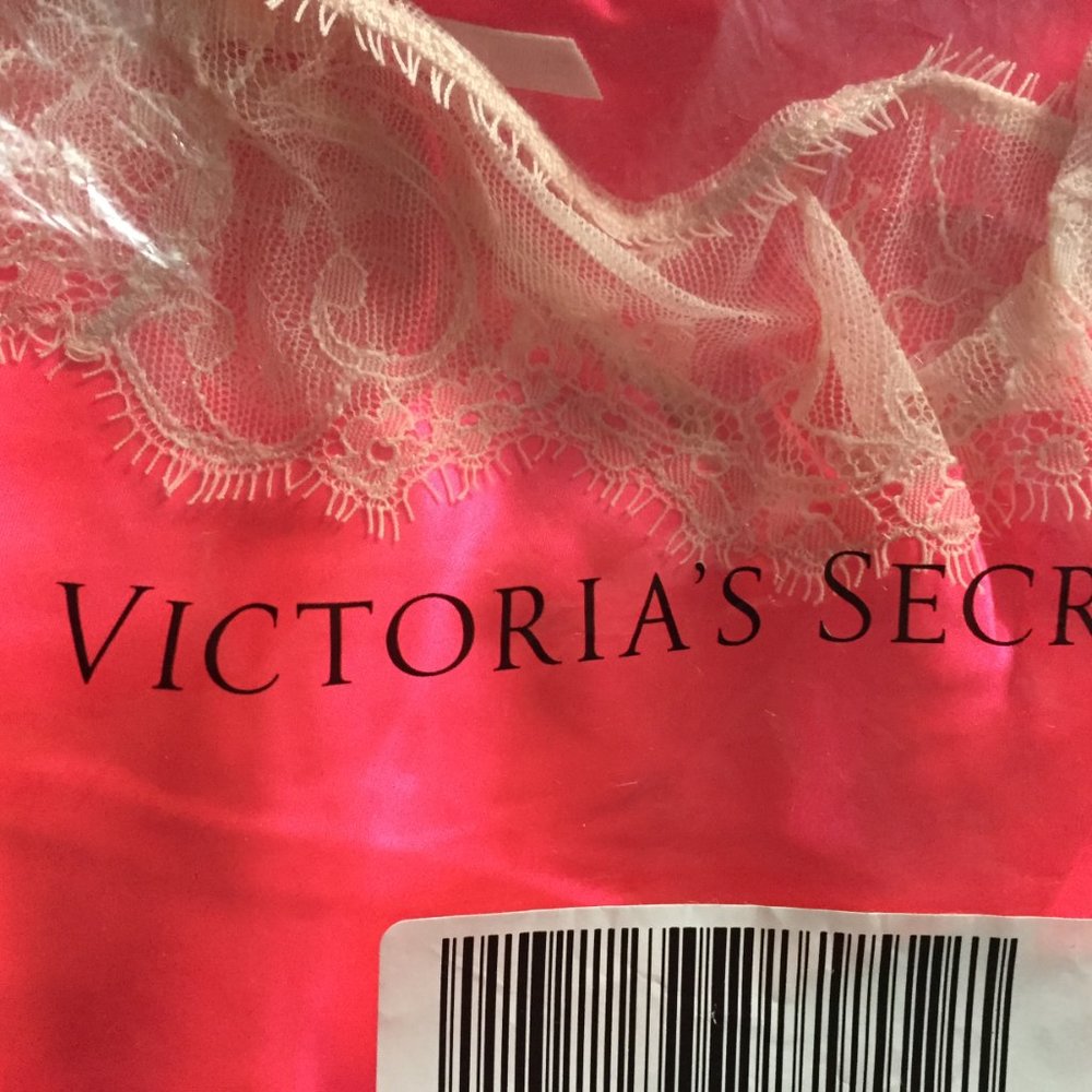 New Never Worn Victoria Secret Satin & Lace Slip